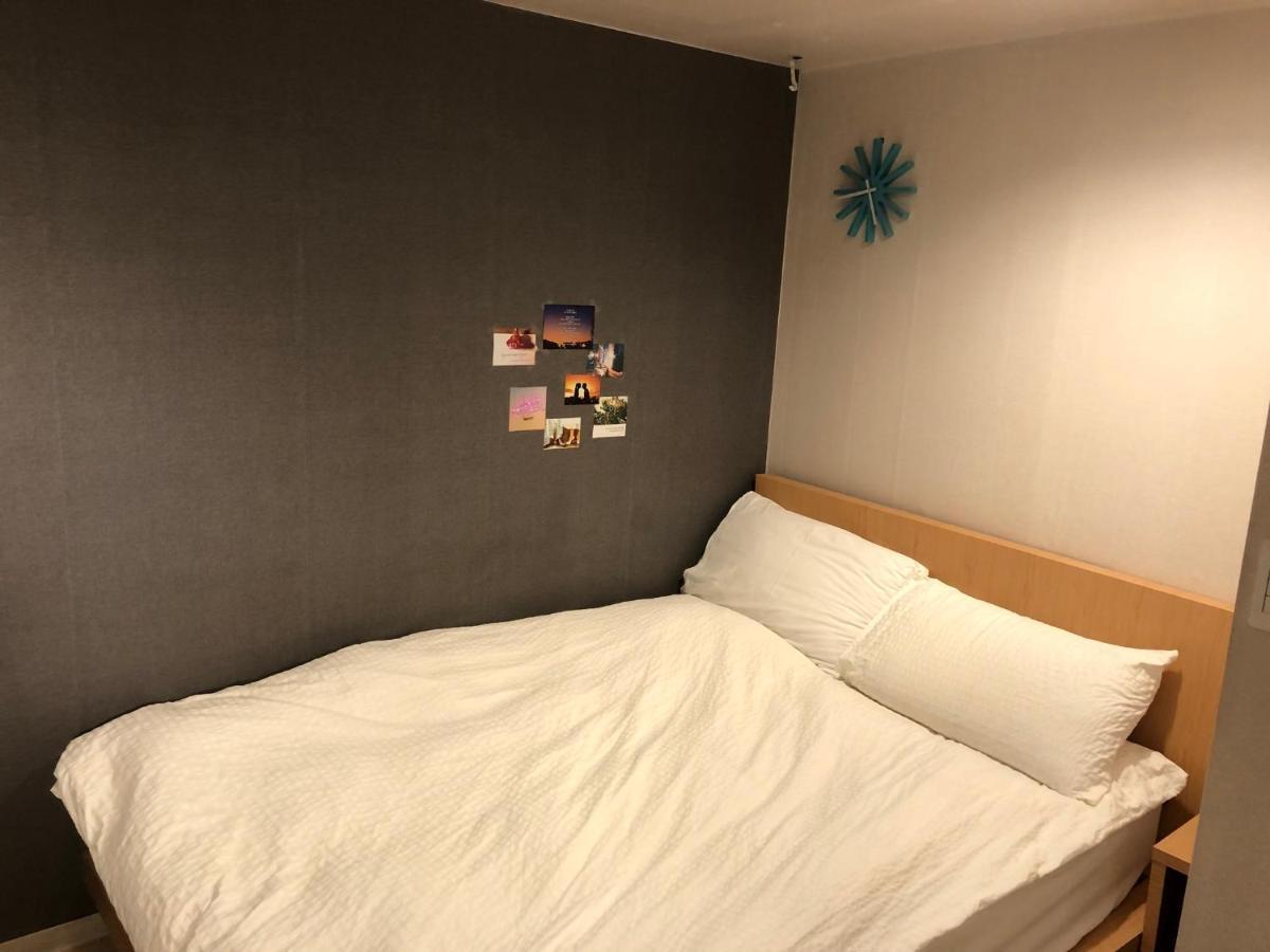 Chris Hostel Seoul Exteriör bild
