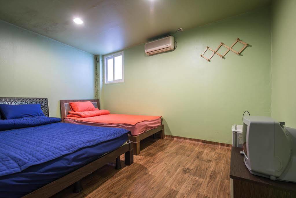Chris Hostel Seoul Exteriör bild